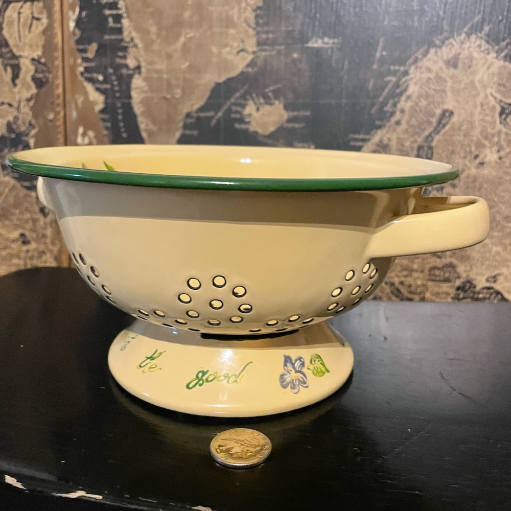Enamel Colander - Picture 3 of 5